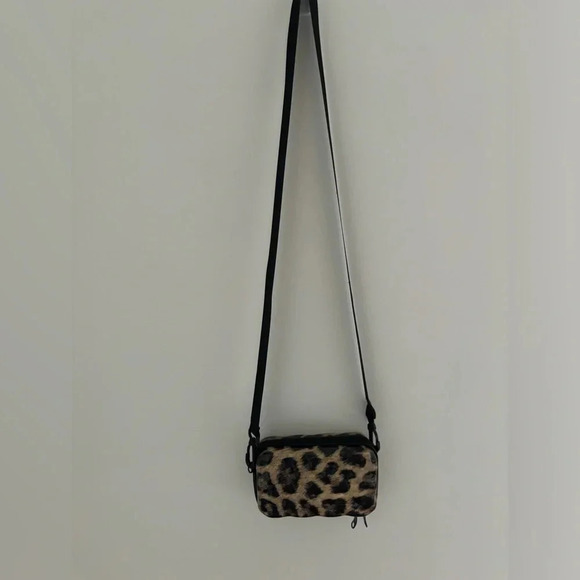 Hard Shell Cheetah Leopard Animal Print Purse - Picture 3 of 6